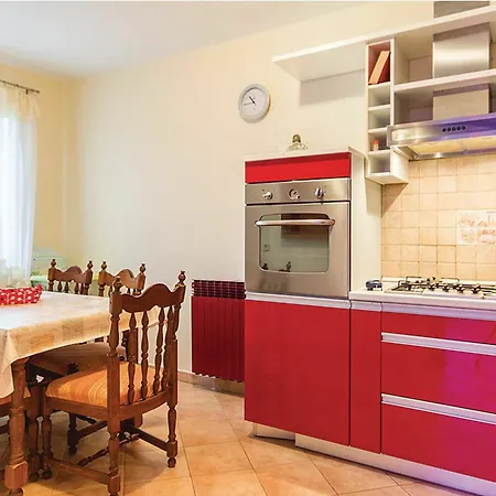 Appartamento With 2 Bedrooms In Fazana, With Furnished Terrace And Wifi *
