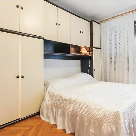 Apartament With 2 Bedrooms In Fazana, With Furnished Terrace And Wifi *