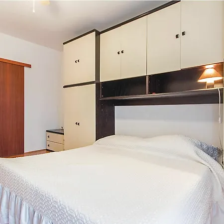 With 2 Bedrooms In Fazana, With Furnished Terrace And Wifi * Pula