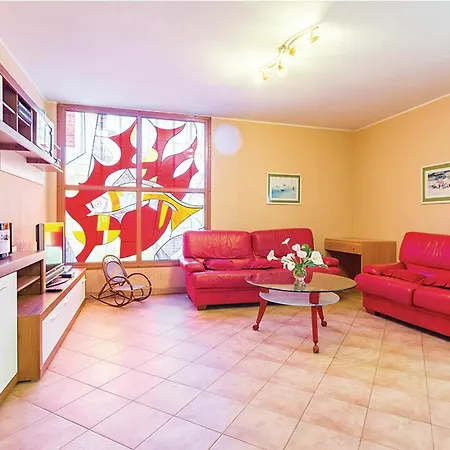 With 2 Bedrooms In Fazana, With Furnished Terrace And Wifi Pula