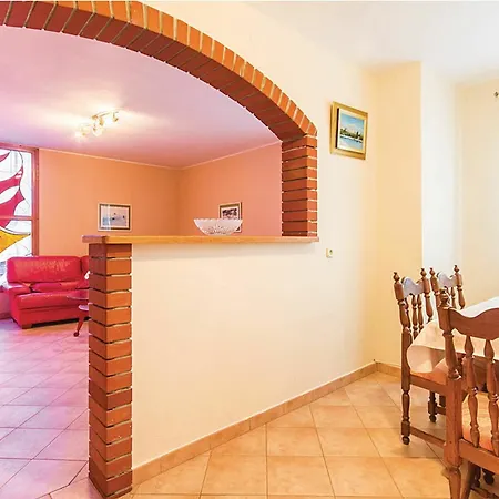 Apartment With 2 Bedrooms In Fazana, With Furnished Terrace And Wifi
